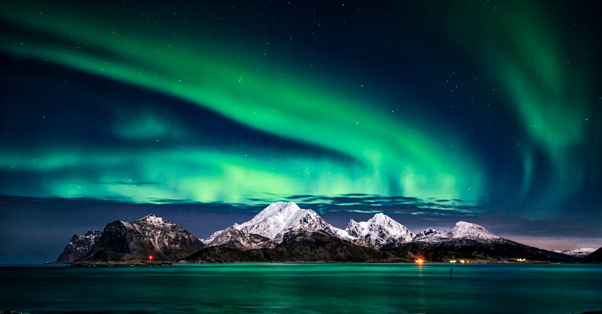 Partez à la découverte du Svalbard en Norvège et explorez les merveilles de l’Arctique : paysages époustouflants, faune unique et aventures inoubliables vous attendent dans cet archipel aux portes du pôle Nord.