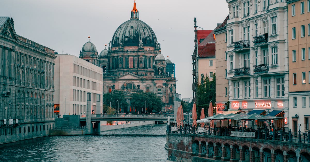 Découvrez les 10 meilleures activités à faire à Kehl en Allemagne : attractions incontournables, visites, sorties et expériences à ne pas manquer lors de votre séjour dans cette charmante ville frontalière près de Strasbourg.